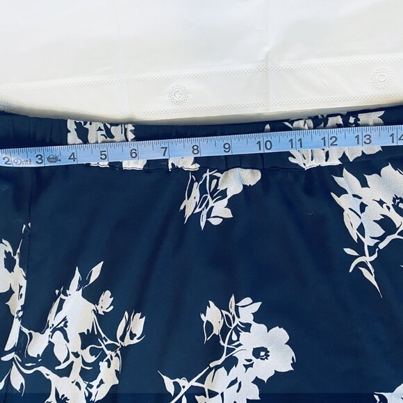 Lane Bryant Women's Maxi Skirt Size14/16 Navy and White Flowers Lined Flowy - Picture 12 of 13